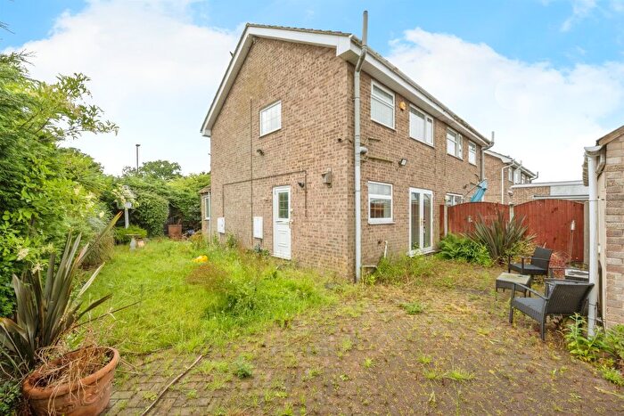 3 Bedroom Semi-Detached House For Sale In Grampian Way, Thorne, Doncaster, DN8