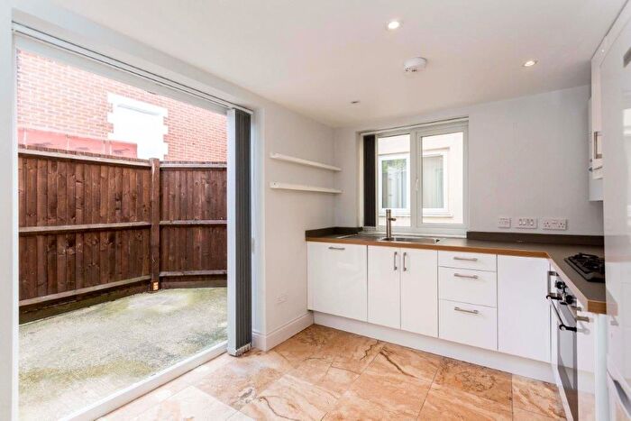 1 Bedroom Flat To Rent In Southsea, Hampshire, PO5