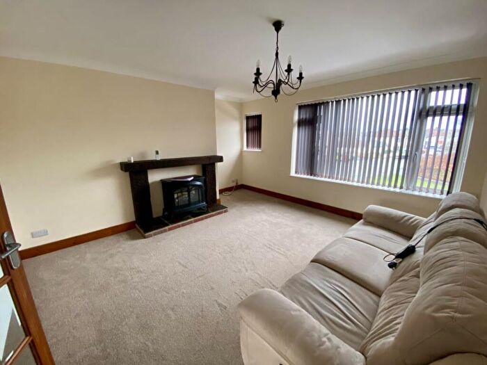 2 Bedroom Flat To Rent In Wimbourne Road, Bournemouth, BH10