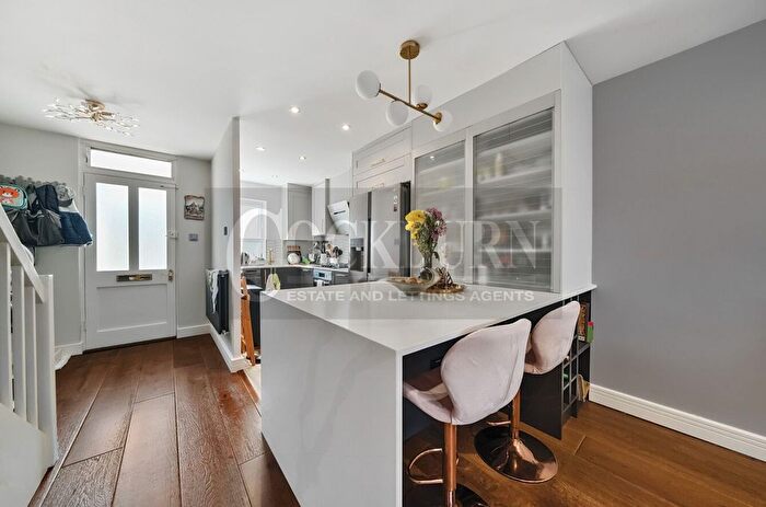 2 Bedroom Terraced House For Sale In Lonsdale Close, London, SE9
