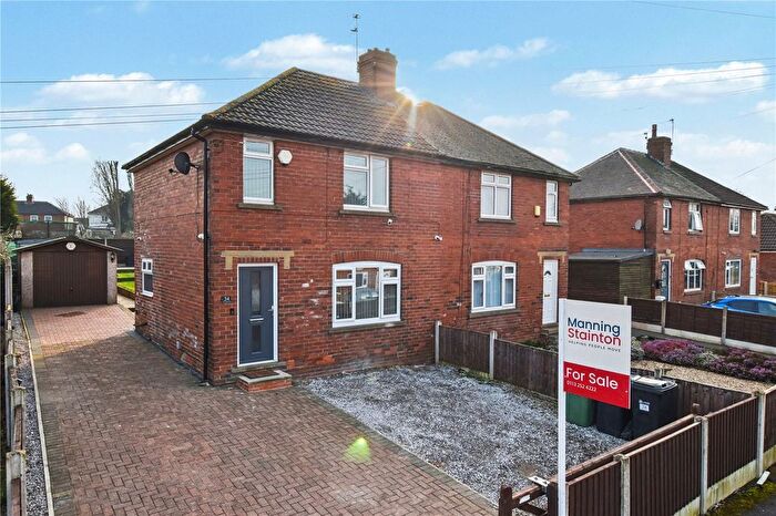 3 Bedroom Semi Detached House For Sale In The Crescent, Tingley, Wakefield, West Yorkshire, WF3