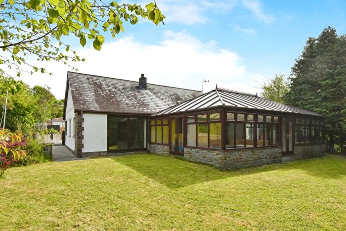 4 Bedroom Bungalow For Sale In Llanwrda, Llandeilo, Carmarthenshire, SA19