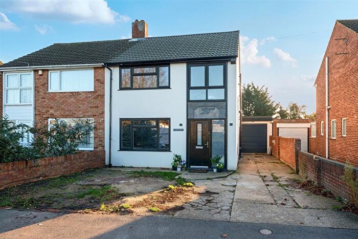 3 Bedroom Semi Detached House For Sale In Heronscroft, Bedford, MK41