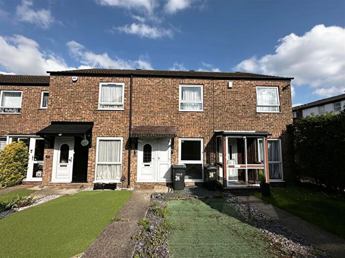 2 Bedroom Terraced House To Rent In Thistledown, DA12