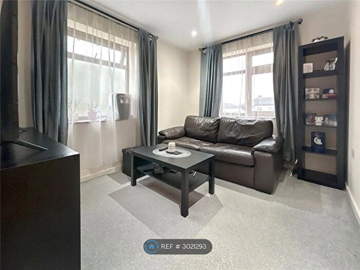 1 Bedroom Semi Detached House To Rent In Cowper Close, Welling, DA16