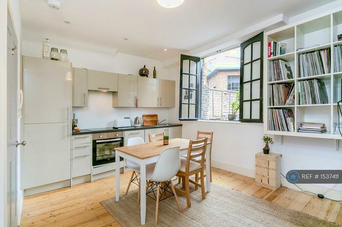 2 Bedroom Flat To Rent In Holywell Row, London, EC2A