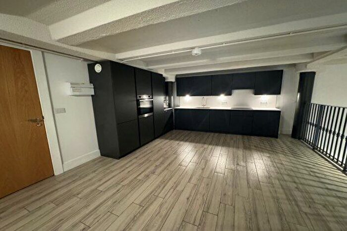 2 Bedroom Flat To Rent In Tobacco Warehouse, Liverpool, L3