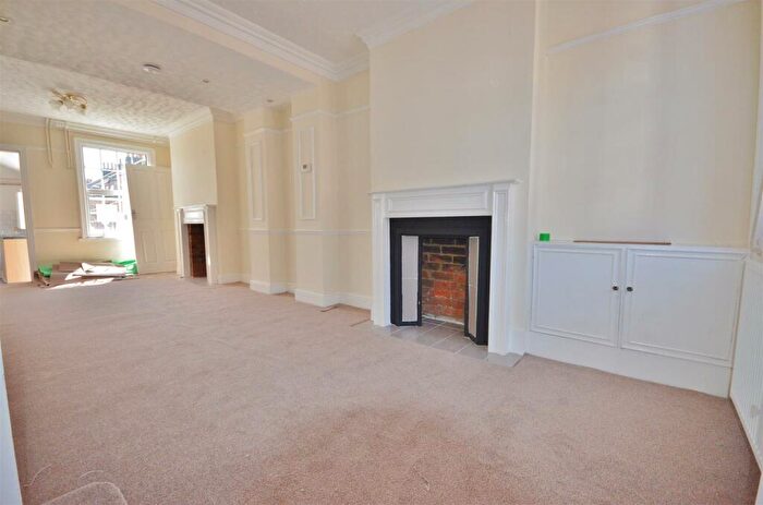 3 Bedroom Terraced House For Sale In Tavistock Street, South Luton, LU1