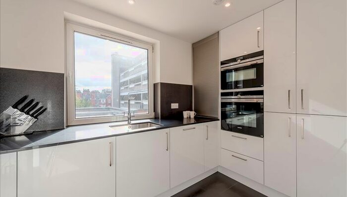 2 Bedroom Flat To Rent In Fulham Road, London, SW3