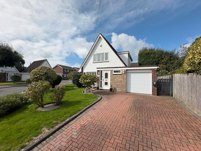 3 Bedroom Detached House For Sale In Birch Close, Prenton, CH43