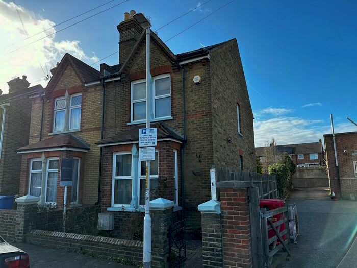 3 Bedroom Terraced House To Rent In Saxon Road, Faversham, ME13