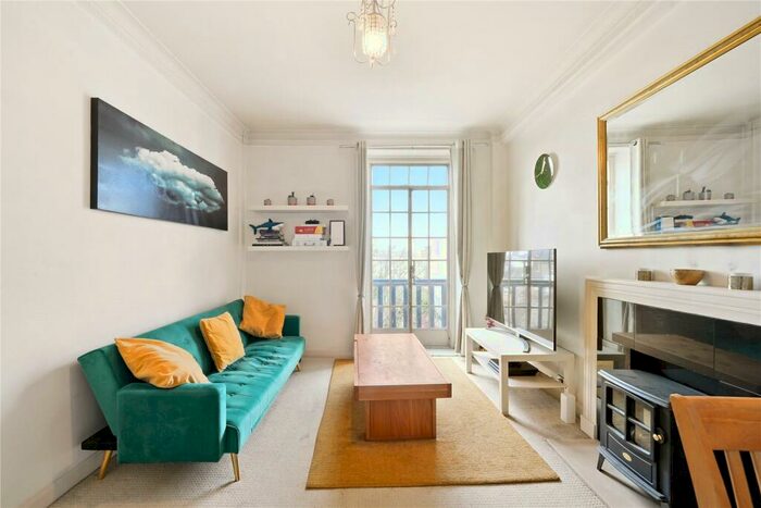 1 Bedroom Flat To Rent In Mortimer Court, Abbey Road, NW8