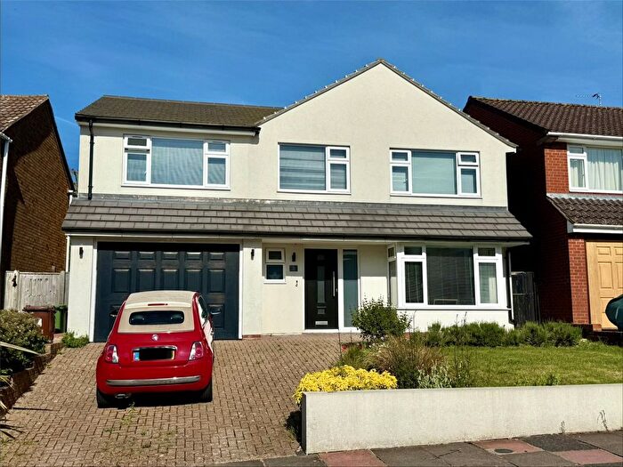 4 Bedroom Detached House For Sale In Glendale Avenue, Old Town, Eastbourne, East Sussex, BN21