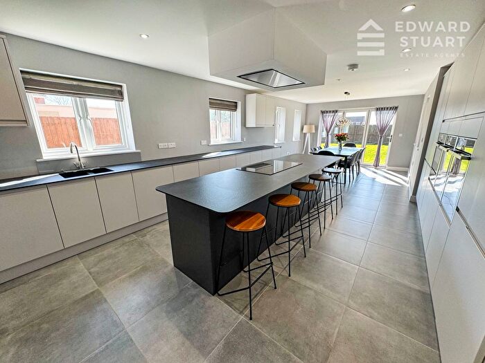 5 Bedroom Detached House For Sale In Mill Road, Murrow, Wisbech, Cambridgeshire, PE13