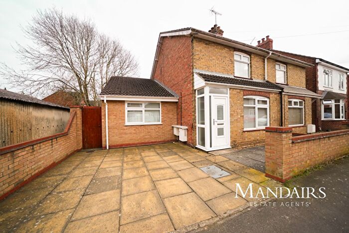 3 Bedroom Semi-Detached House To Rent In Manor Avenue, Fletton, Peterborough, PE2
