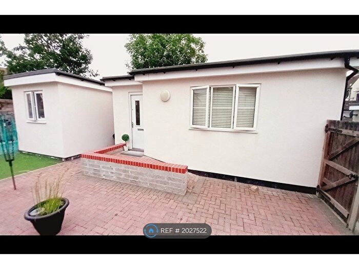 3 Bedroom Bungalow To Rent In Cowper Road, Sittingbourne, ME10