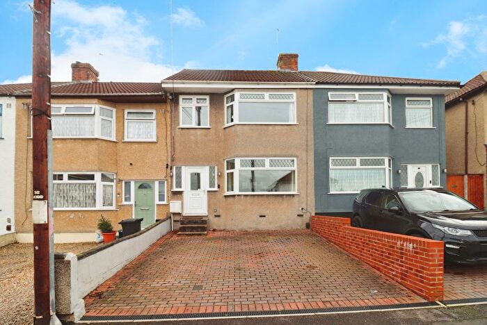 3 Bedroom Terraced House For Sale In Kingsholme Road, Kingswood, Bristol, Gloucestershire, BS15