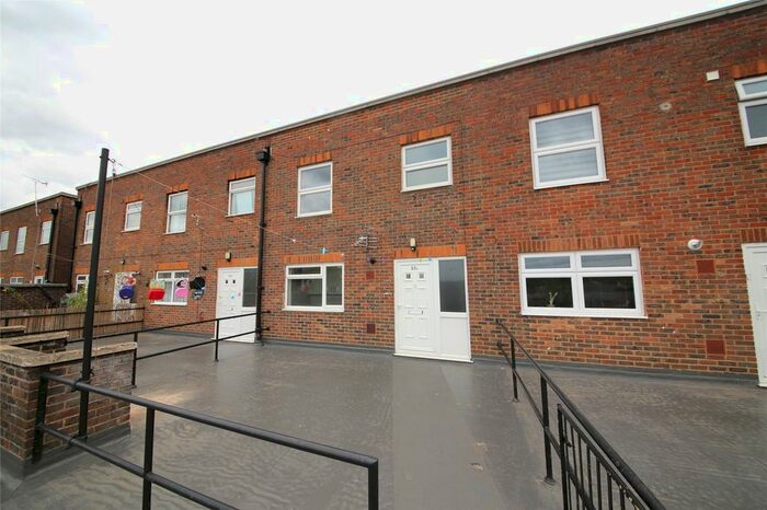 2 Bedroom Maisonette To Rent In Kings Parade, King Street, Stanford-Le-Hope, Essex SS17