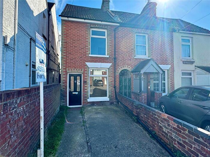 2 Bedroom End Of Terrace House To Rent In Gordon Road, Fareham, Hampshire, PO16