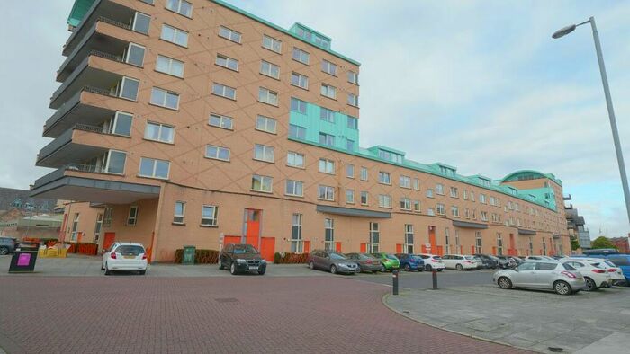 2 Bedroom Apartment To Rent In Old Rutherglen Road, Glasgow, G5