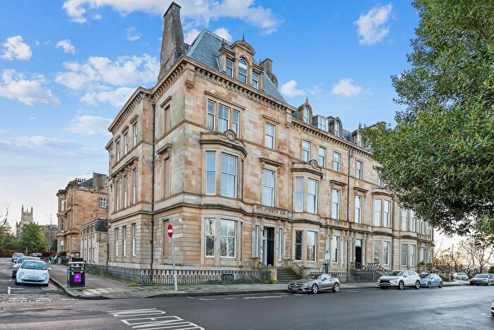 3 Bedroom Flat For Sale In Park Terrace, Flat /, Park District, G3