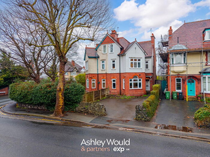 5 Bedroom Semi Detached House For Sale In Red Hill, Stourbridge, DY8