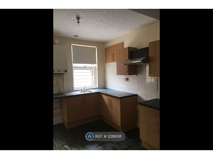 2 Bedroom End Of Terrace House To Rent In Hall St, Wrexham, LL14