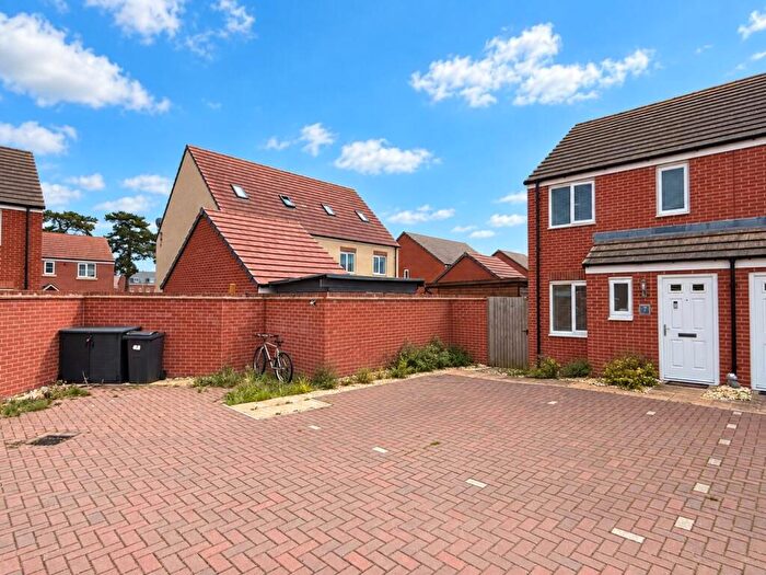 2 Bedroom End Of Terrace House For Sale In Lamport Lane, Kingsthorpe, Northampton, NN2