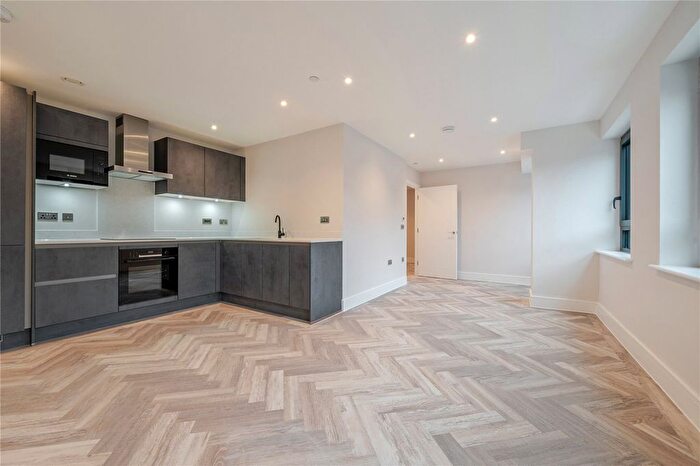 1 Bedroom Flat To Rent In Cockfosters Road, Barnet, EN4