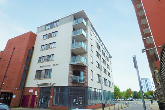 2 Bedroom Flat To Rent In Salubrious Court, Swansea, SA1