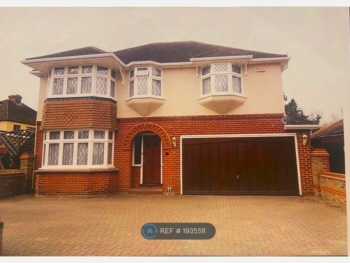 4 Bedroom Detached House To Rent In City Way, Rochester, ME1