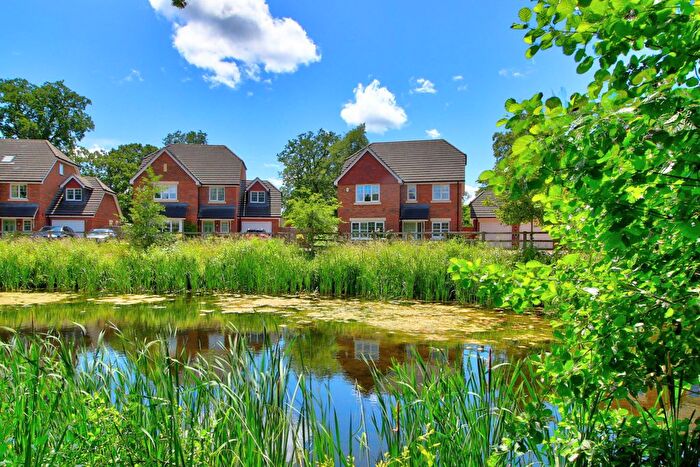 4 Bedroom Detached House For Sale In Lake View, Wokingham, RG40