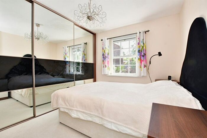 3 Bedroom End Of Terrace House For Sale In Cliftonville, Dorking, Surrey, RH4