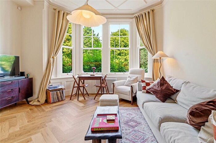 2 Bedroom Flat For Sale In Nightingale Lane, SW12