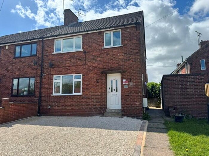 3 Bedroom Semi-Detached House To Rent In St Edmund Ave, Thurcroft, Rotherham, S66