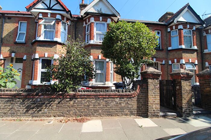 3 Bedroom Terraced House For Sale In Leonard Road, Southall, UB2