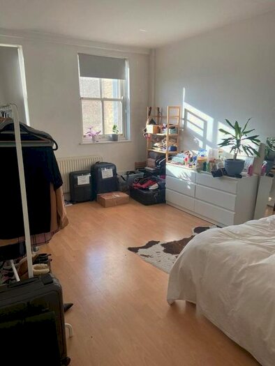 2 Bedroom Flat To Rent In Treadway Street, Bethnal Green, London, E2