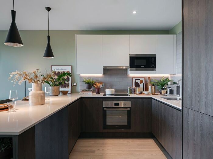 1 Bedroom Flat To Rent In Ascot Road, Watford, WD18