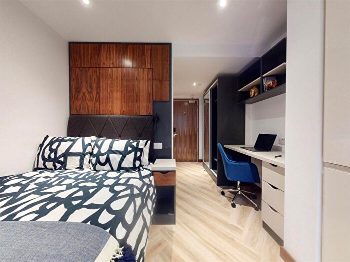 Apartment To Rent In Apt, Live Oasis Deansgate #, M2