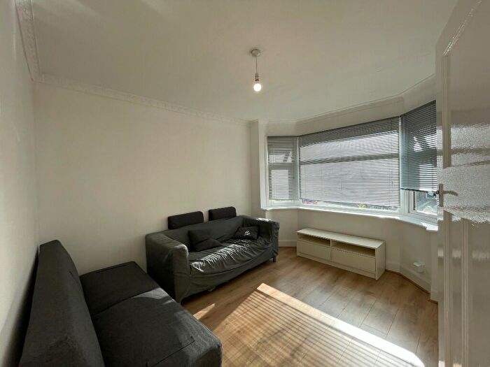 2 Bedroom House To Rent In Widney Avenue, Birmingham, B29