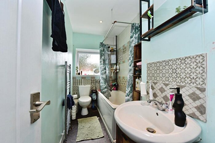 2 Bedroom Semi-Detached House For Sale In Thornbridge Way, Sheffield, South Yorkshire, S12