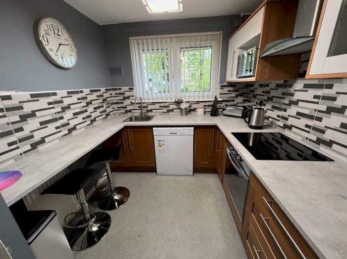 1 Bedroom Ground Flat To Rent In Flat / At Prince Albert Road, G12