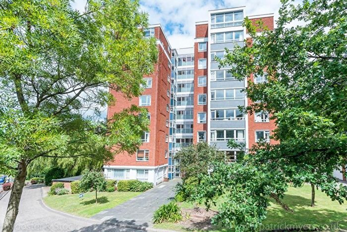 2 Bedroom Flat For Sale In Sydenham Rise, London, SE23
