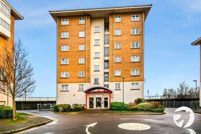 2 Bedroom Flat To Rent In Chichester Wharf, Erith, Kent, DA8