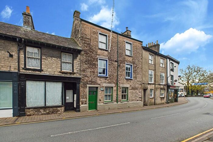 2 Bedroom Flat For Sale In Flat Abbots Yard, Kendal, Cumbria, LA9