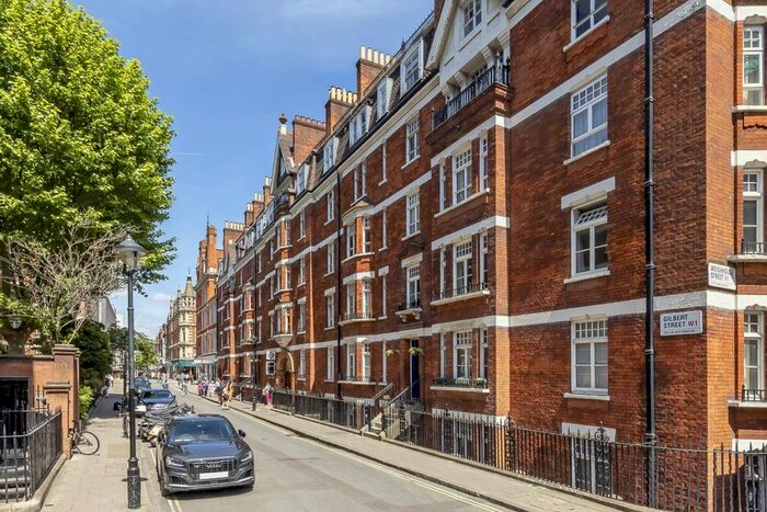 3 Bedroom Flat To Rent In Gilbert Street, London, W1K