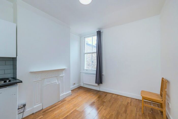 Studio To Rent In Clifford Gardens, Kensal Rise, NW10