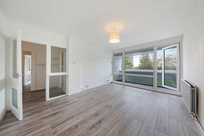 1 Bedroom Flat To Rent In Somborne House, Fontley Way, SW15