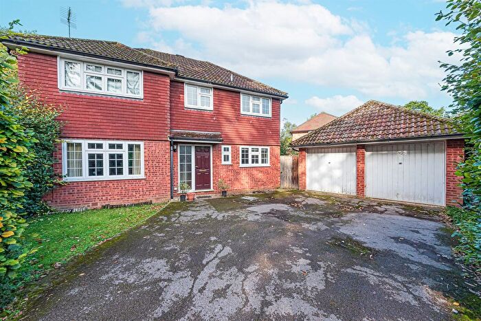 4 Bedroom Detached House To Rent In Fir Cottage Road, Barkham Wood, Finchampstead, RG40