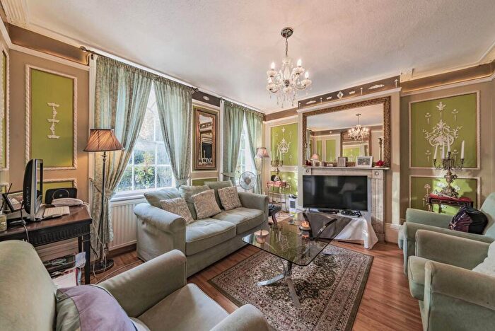 5 Bedroom End Of Terrace House For Sale In Kennington Road, Kennington, London, SE11